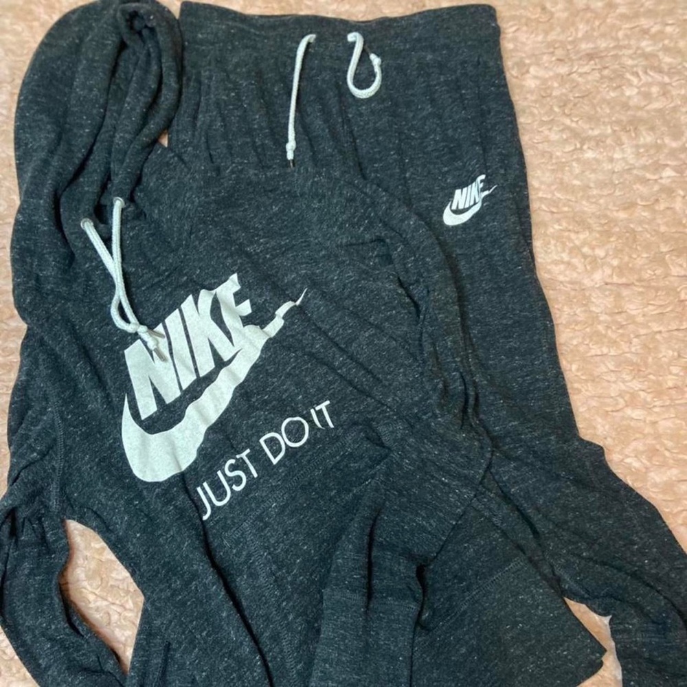 Nike sweatsuit